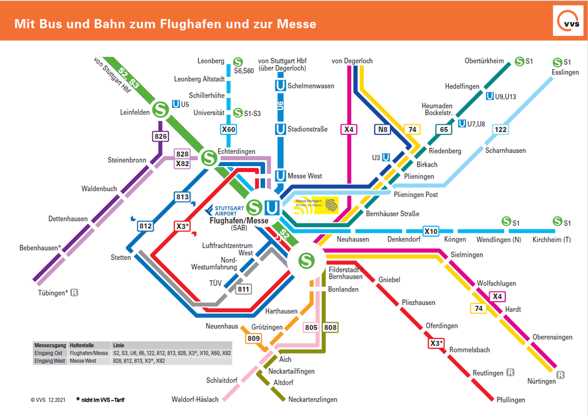 Plan mit Bus- und Bahnlinien, die zum Flughafen führen.